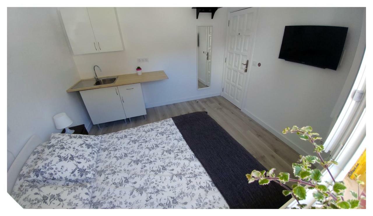 Double Room Private External Bathroom