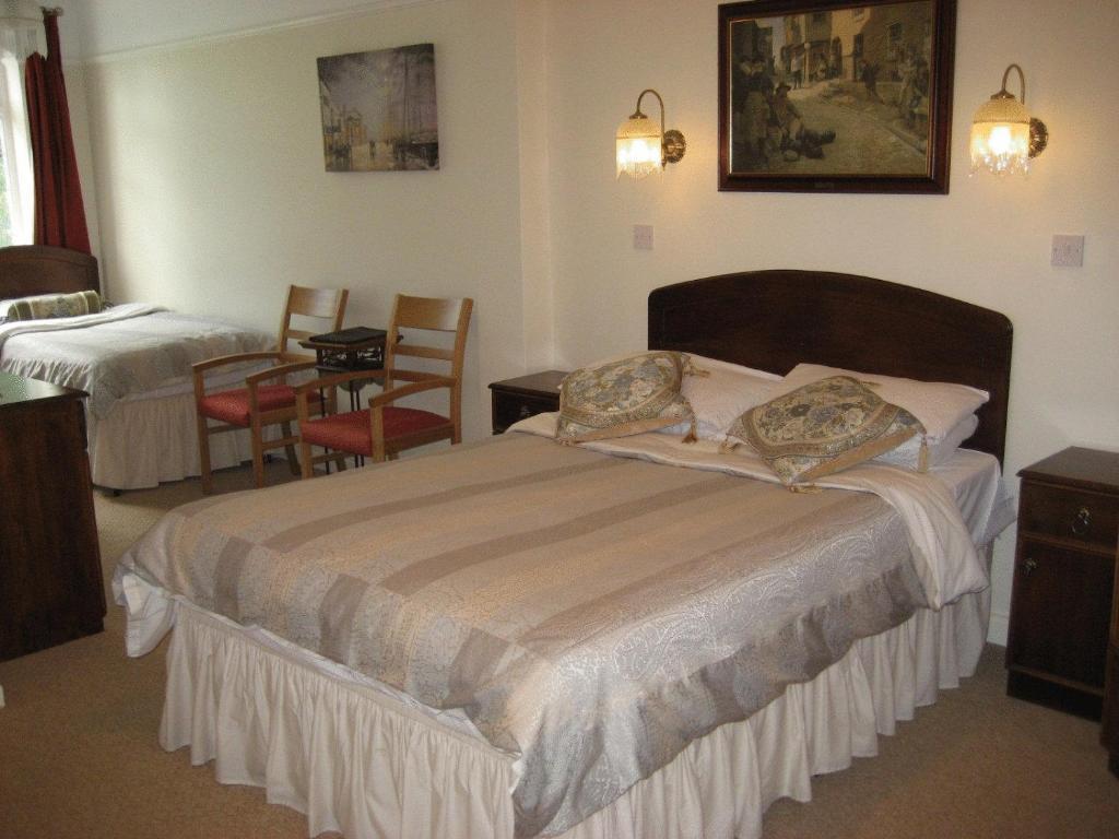 Family Room,1037371027:JPEG