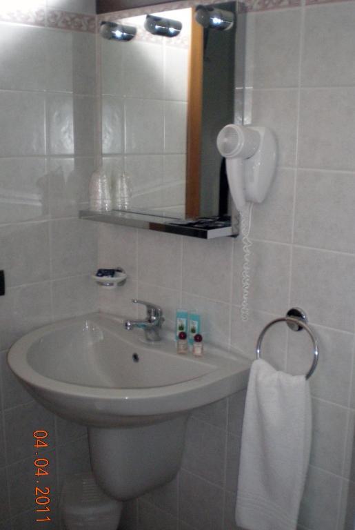 Triple Room,28448609:JPEG