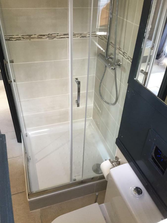 Double or Twin Room Private Bathroom