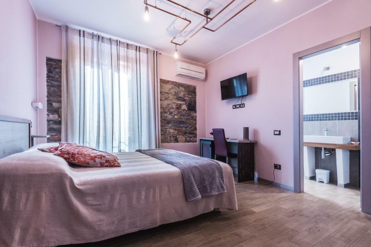 Double Room with Private Bathroom,877403420:JPEG