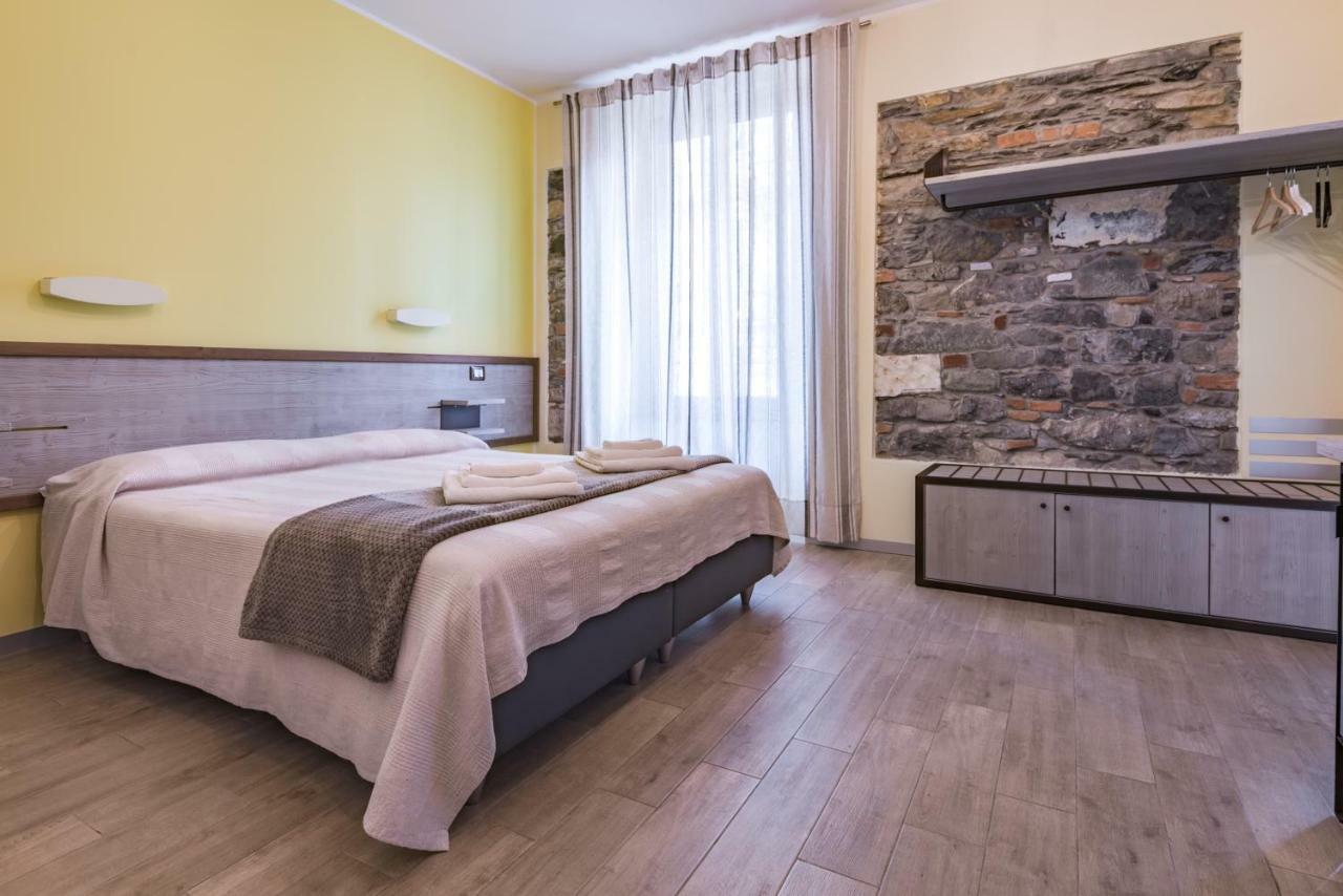 Double or Twin Room Private Bathroom