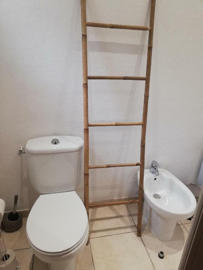 One-Bedroom House,884900875:JPEG