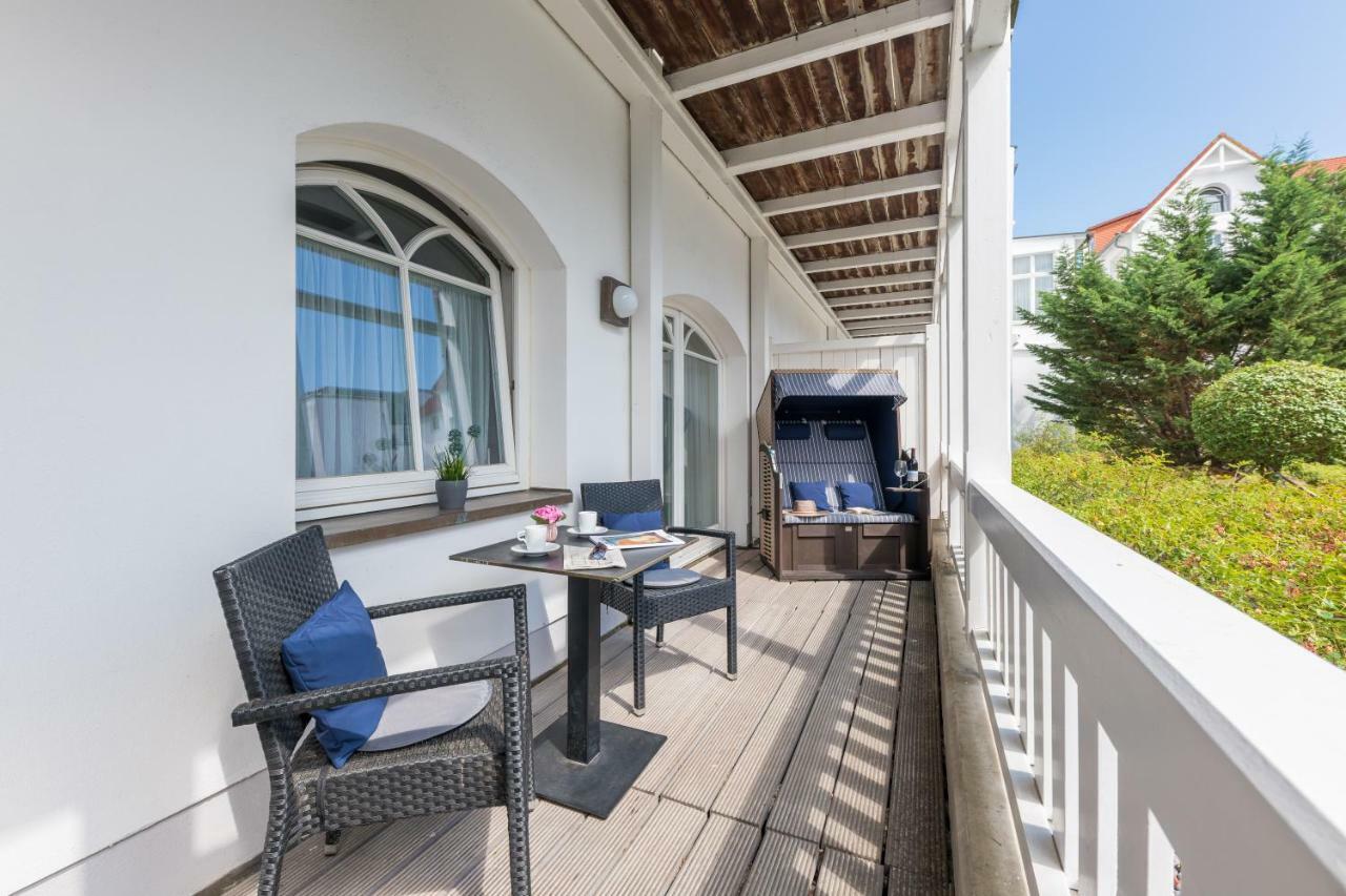 3-Room Apartment Balcony,327015055:JPEG