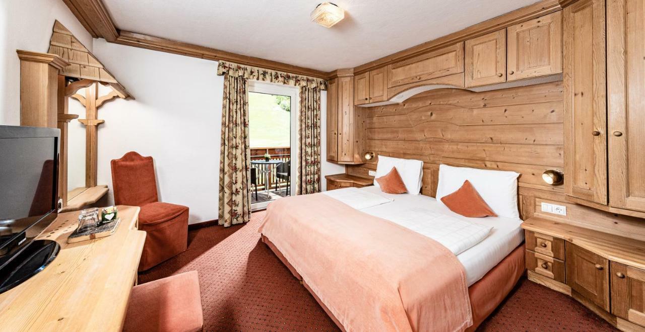 Double Room,1746839421:JPEG