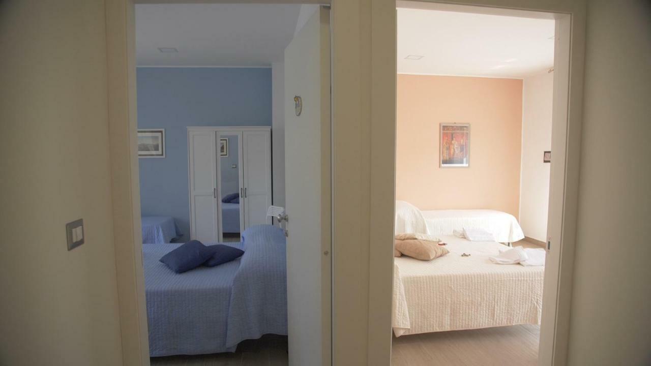 Large Double Room,887519482:JPEG
