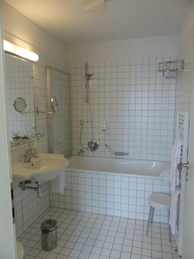 Deluxe Double or Twin Room,954994795:JPEG