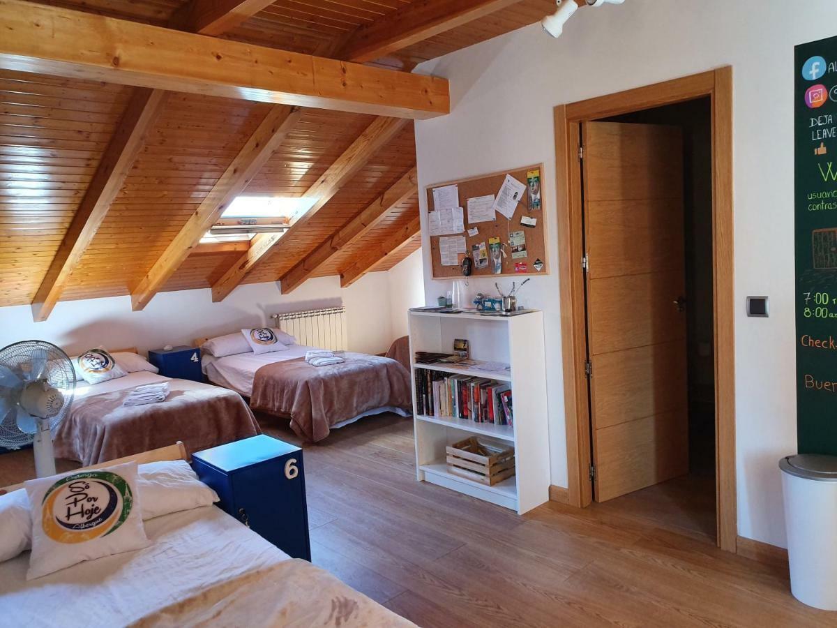 Single Bed Mixed Dormitory Room