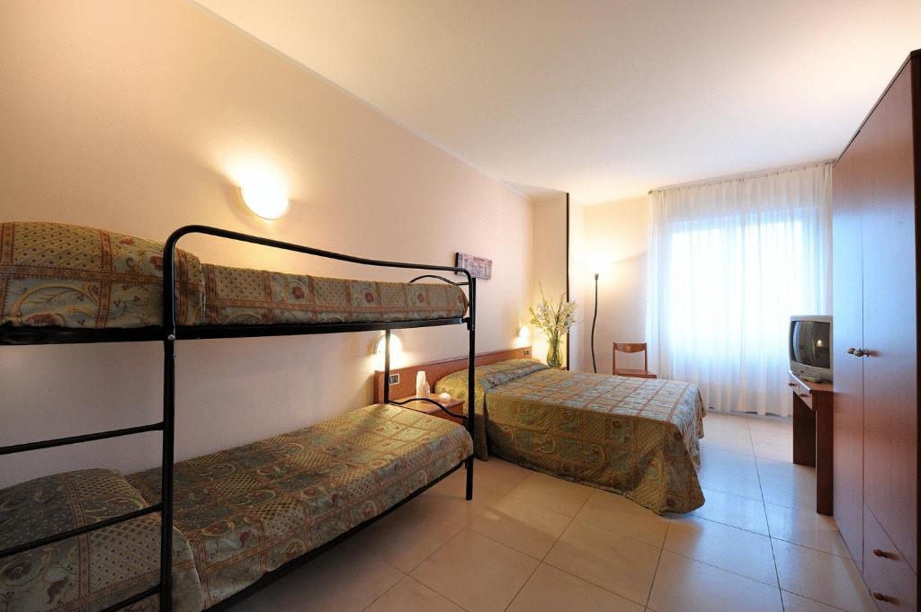Triple Room,8967270:JPEG