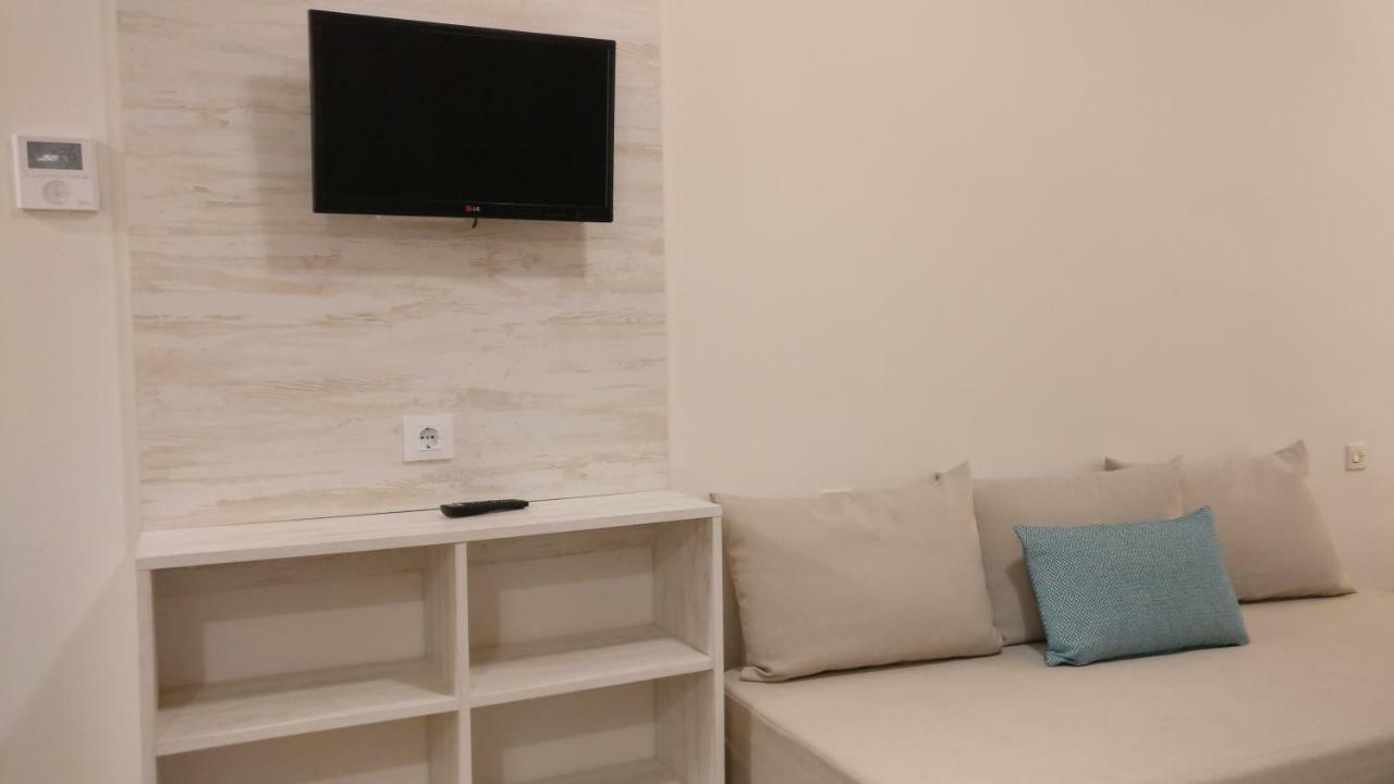 Studio,890005567:JPEG