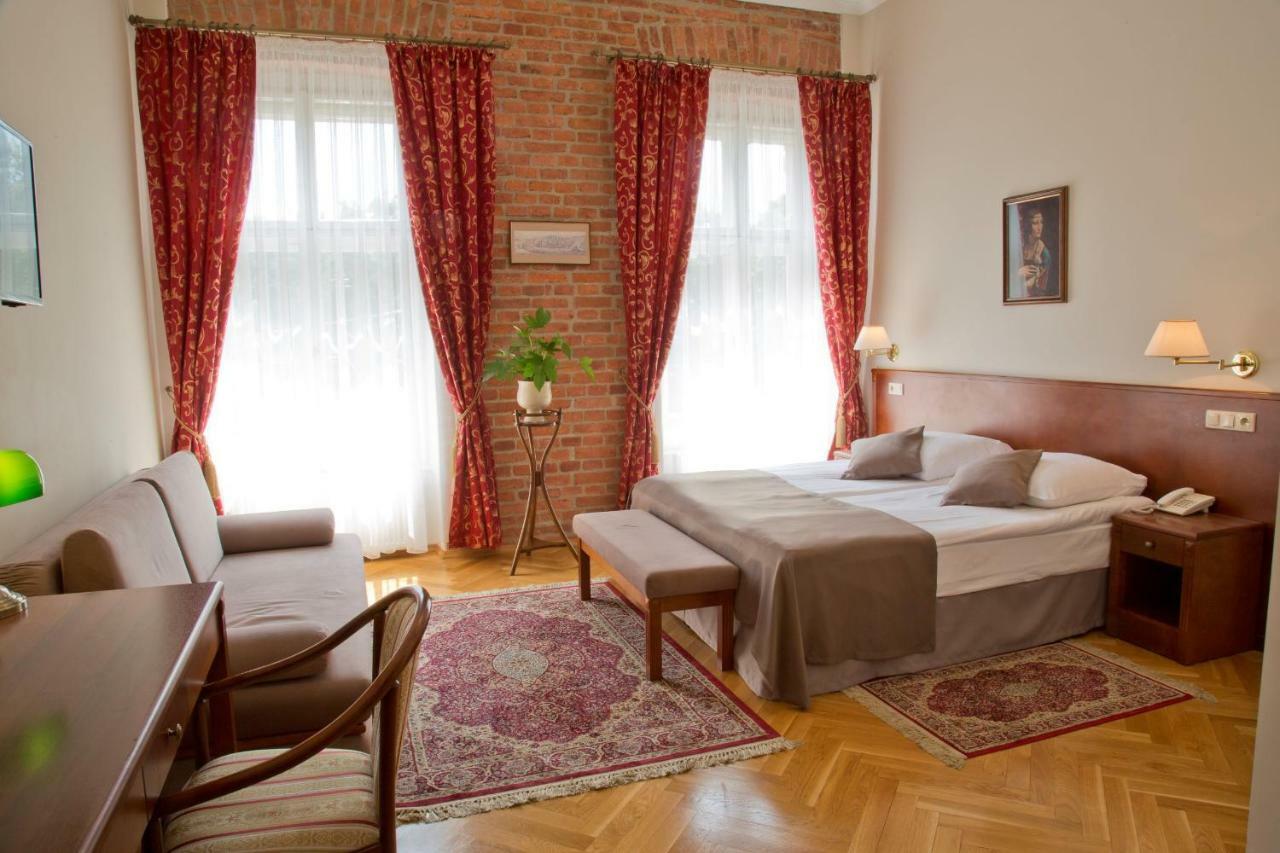 Premium Twin Room,1697800512:JPEG