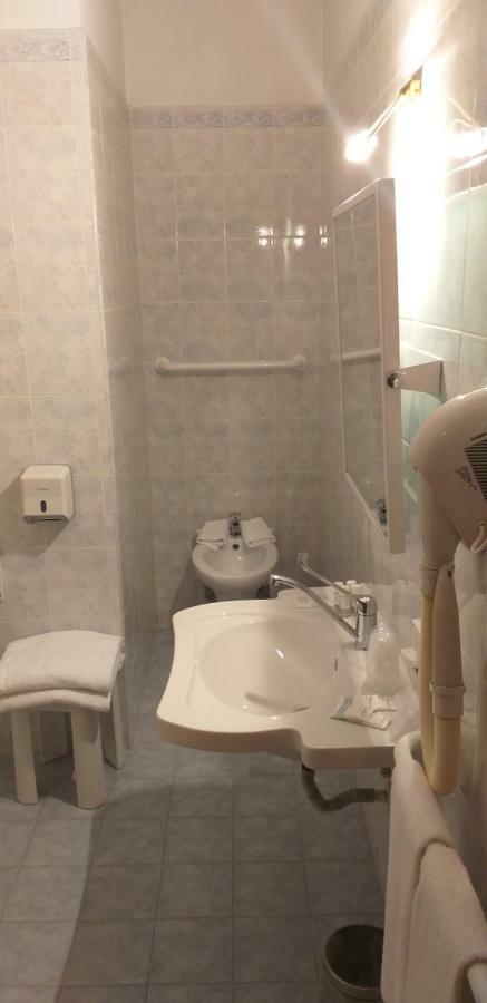 Double Room Disability Access,891115654:JPEG