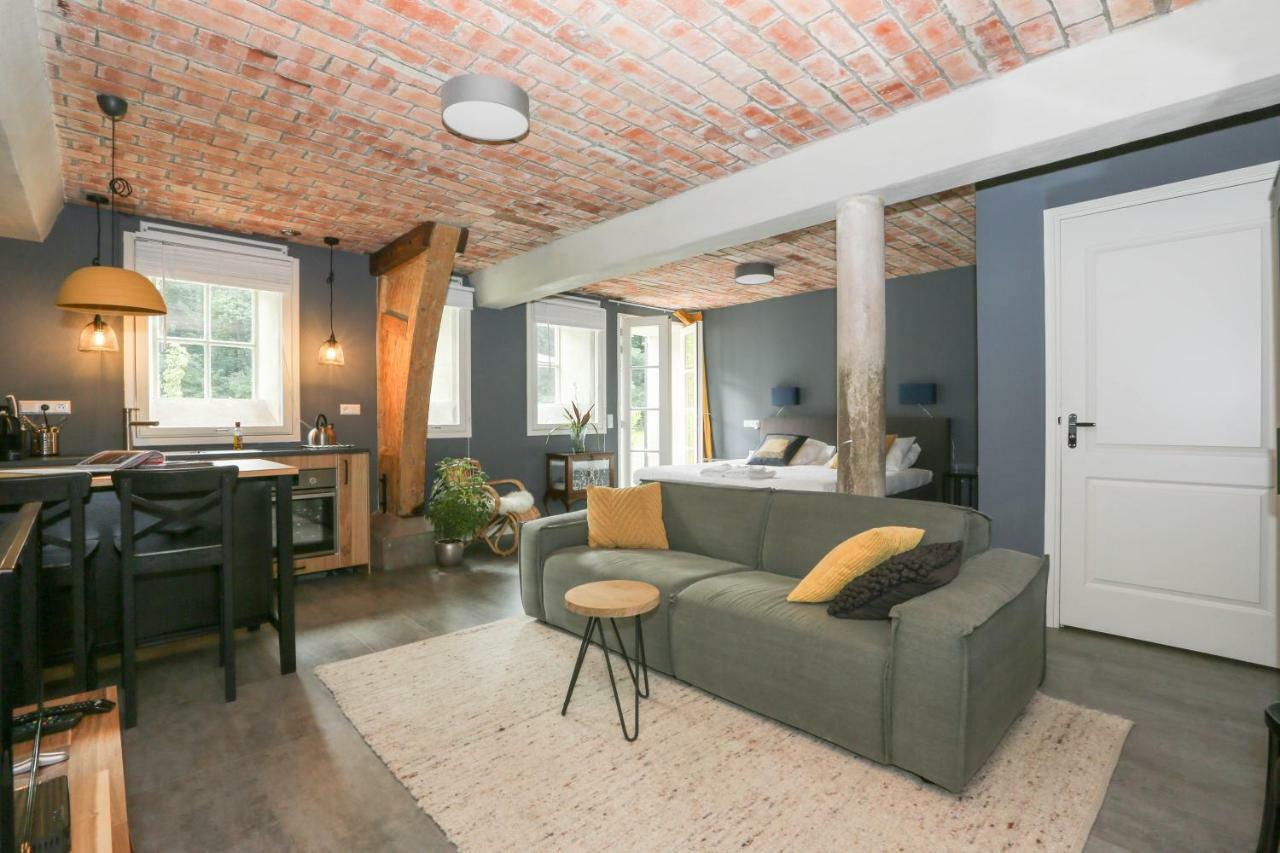 Studio Terrace,891663619:JPEG