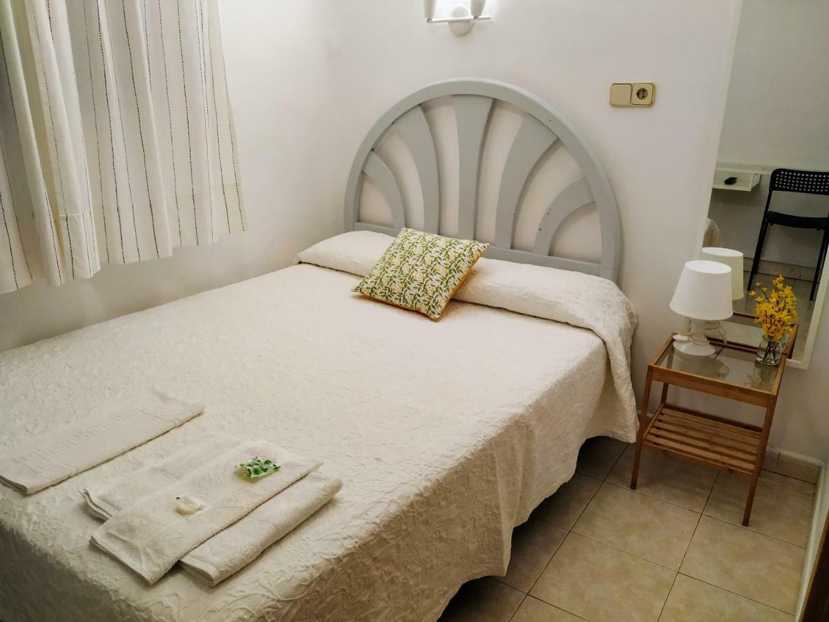 Single Room,894217909:JPEG