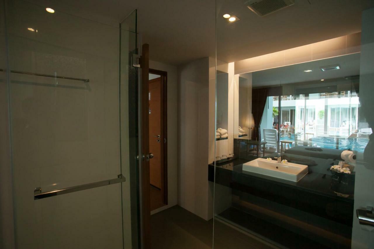 Deluxe Double Room Pool Access,1445924875:JPEG