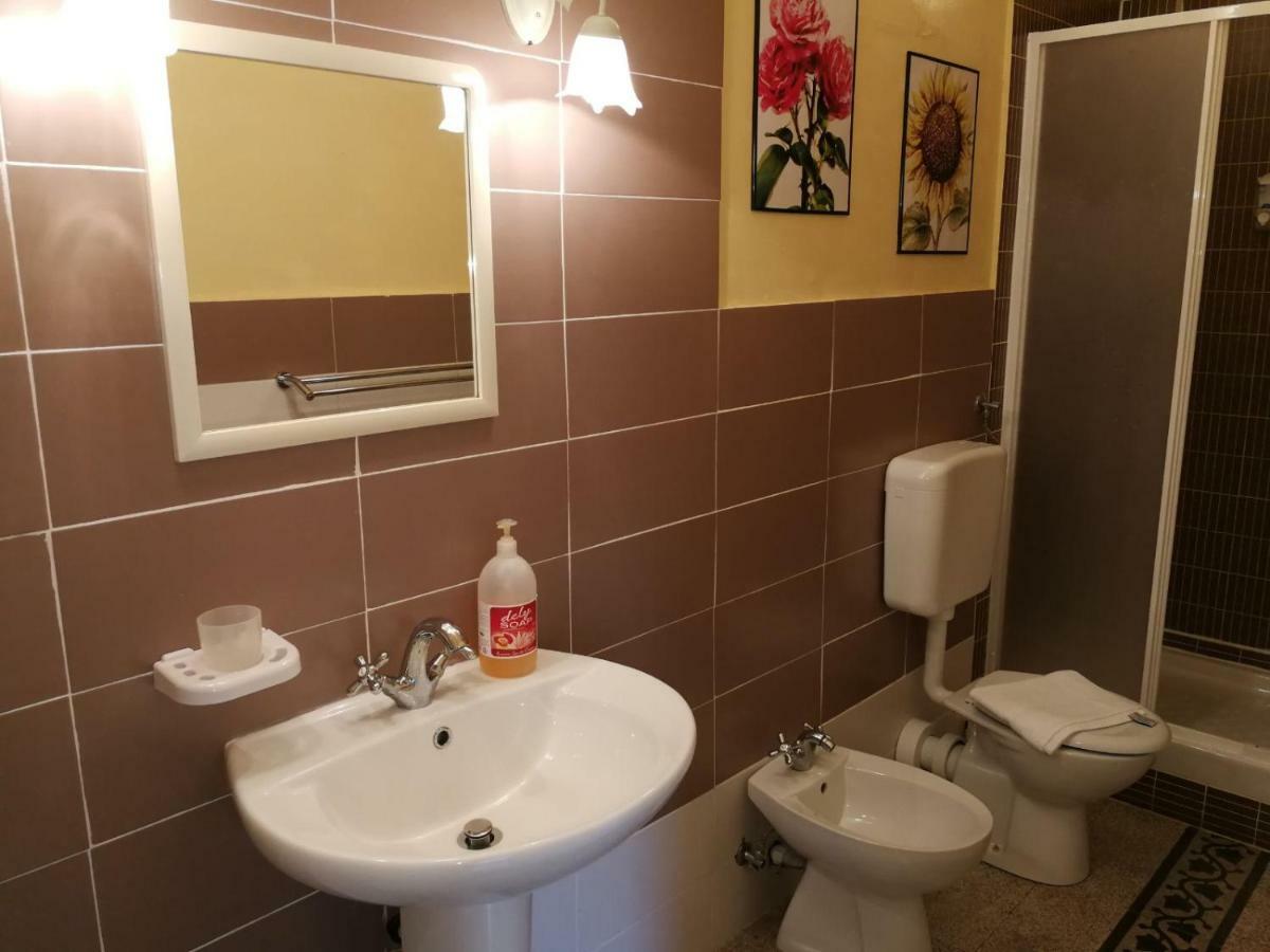 Single Room,1035895075:JPEG