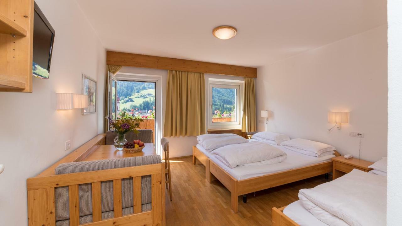 Three-Bedroom Apartment,895448608:JPEG
