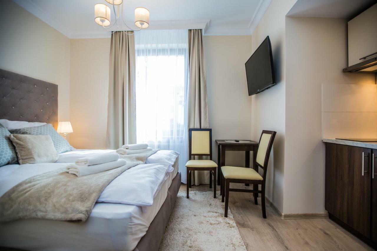 Double Room,897053131:JPEG