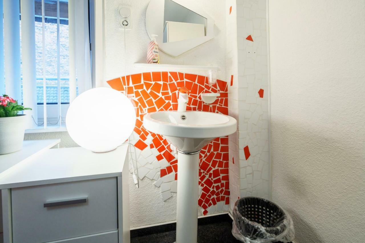 Single Room Shared Shower Toilet