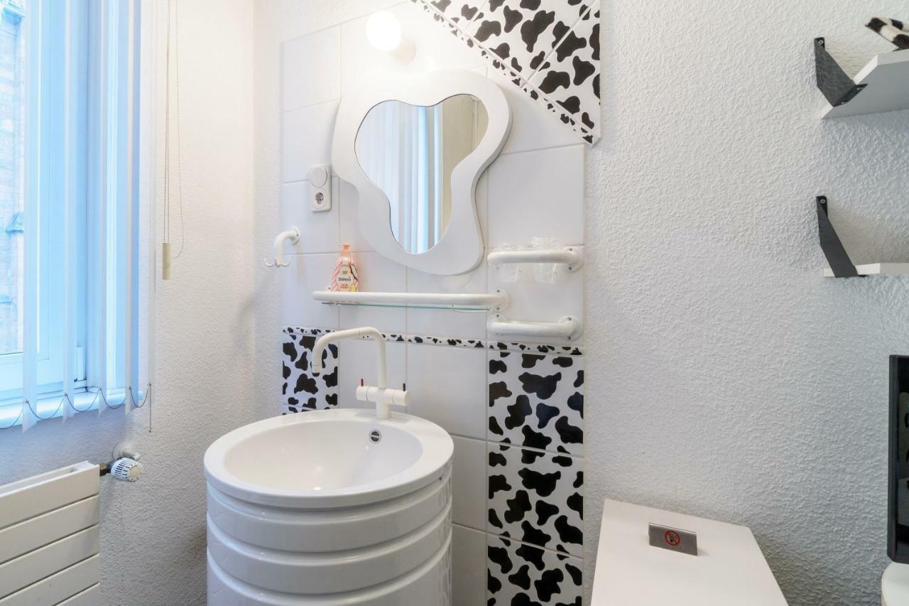 Single Room Shared Shower Toilet