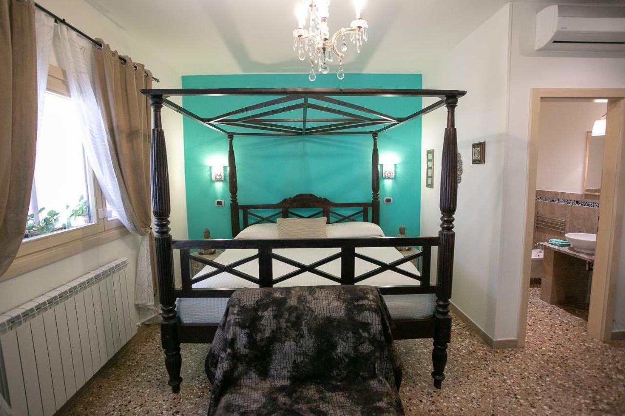Large Double or Twin Room