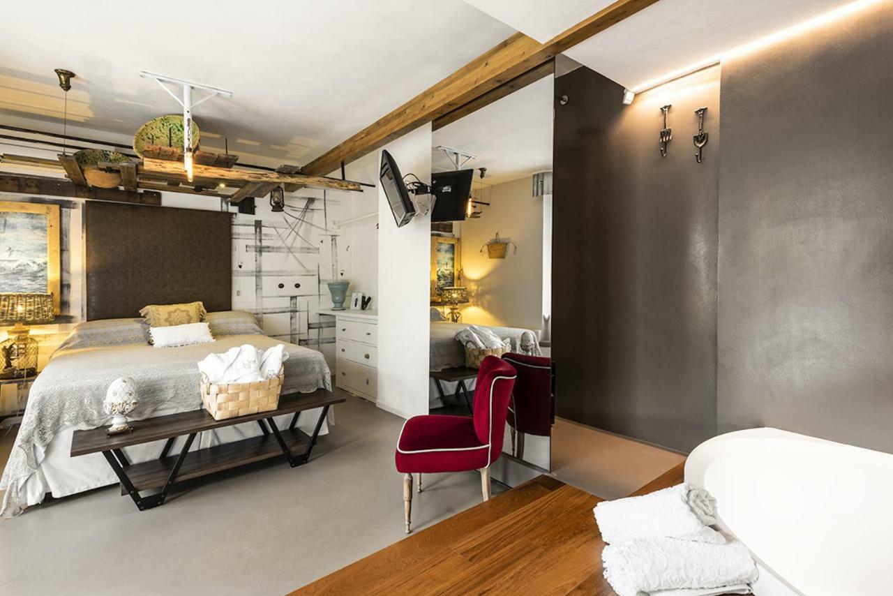 Deluxe Suite Spa Bath