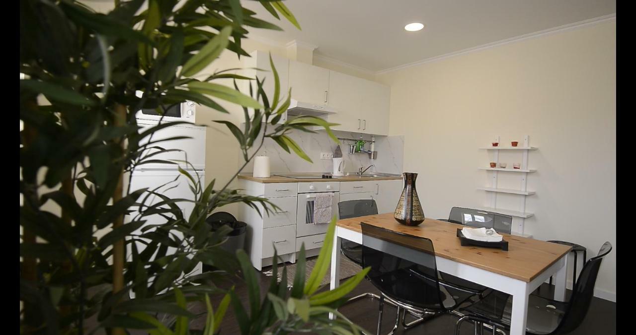 Family Studio,903305197:JPEG