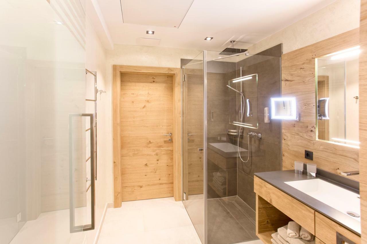 Small Junior Suite - Annex,906410599:JPEG