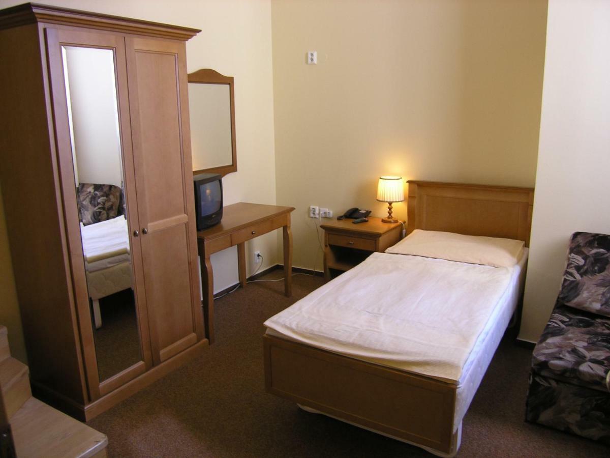 Standard Single Room,1580333211:JPEG