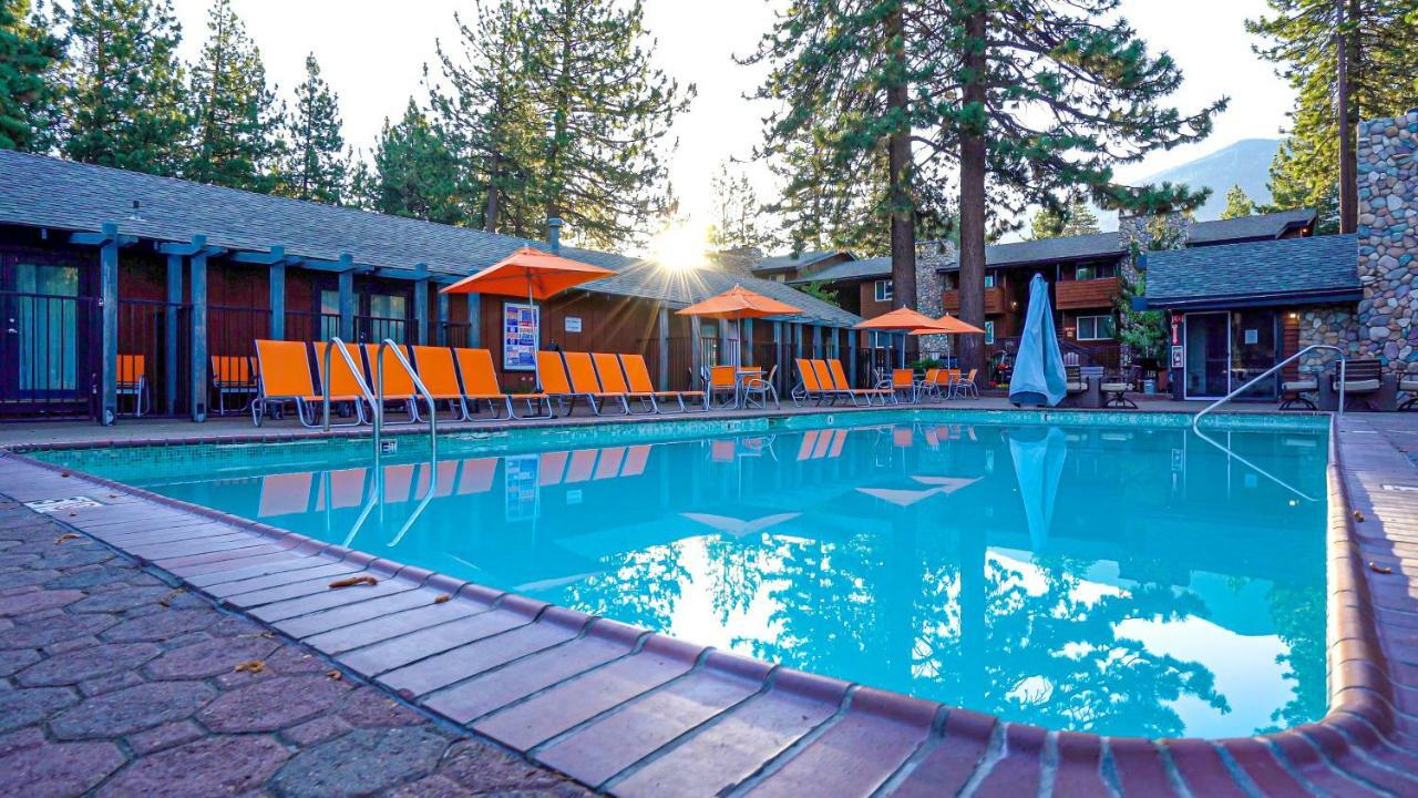 King Suite Pool View