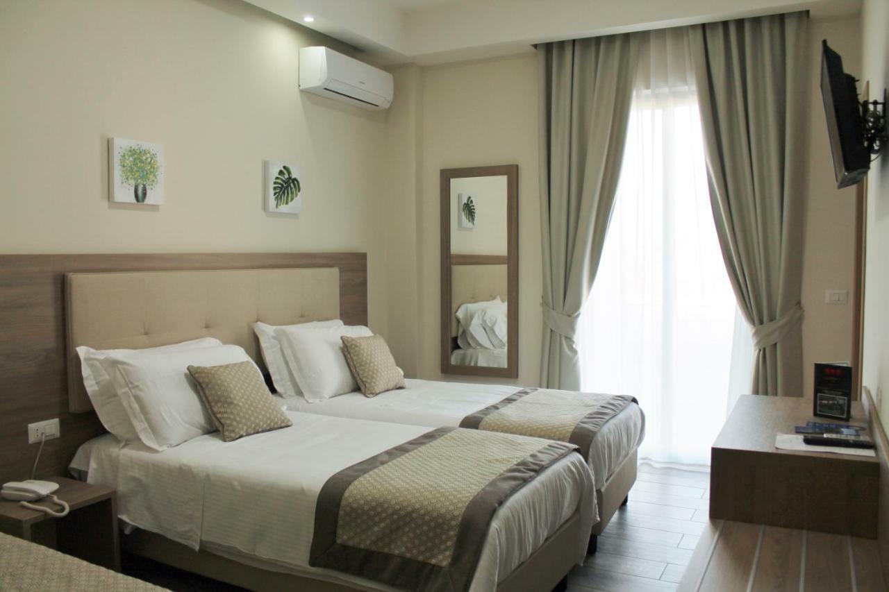 Twin Room,908322454:JPEG