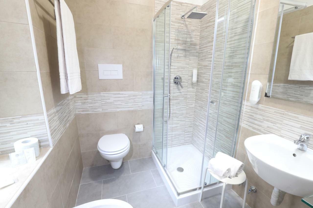 Double Room Private Bathroom