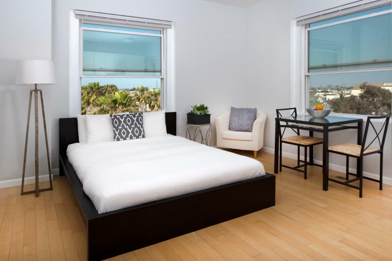 Studio Partial Ocean View