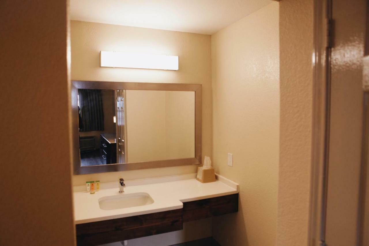 King Room Remodeled Smoking