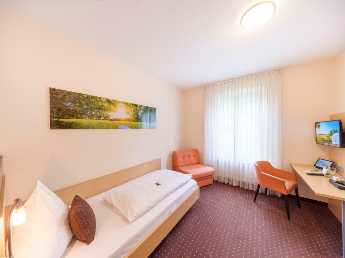 Single Room,545690514:JPEG