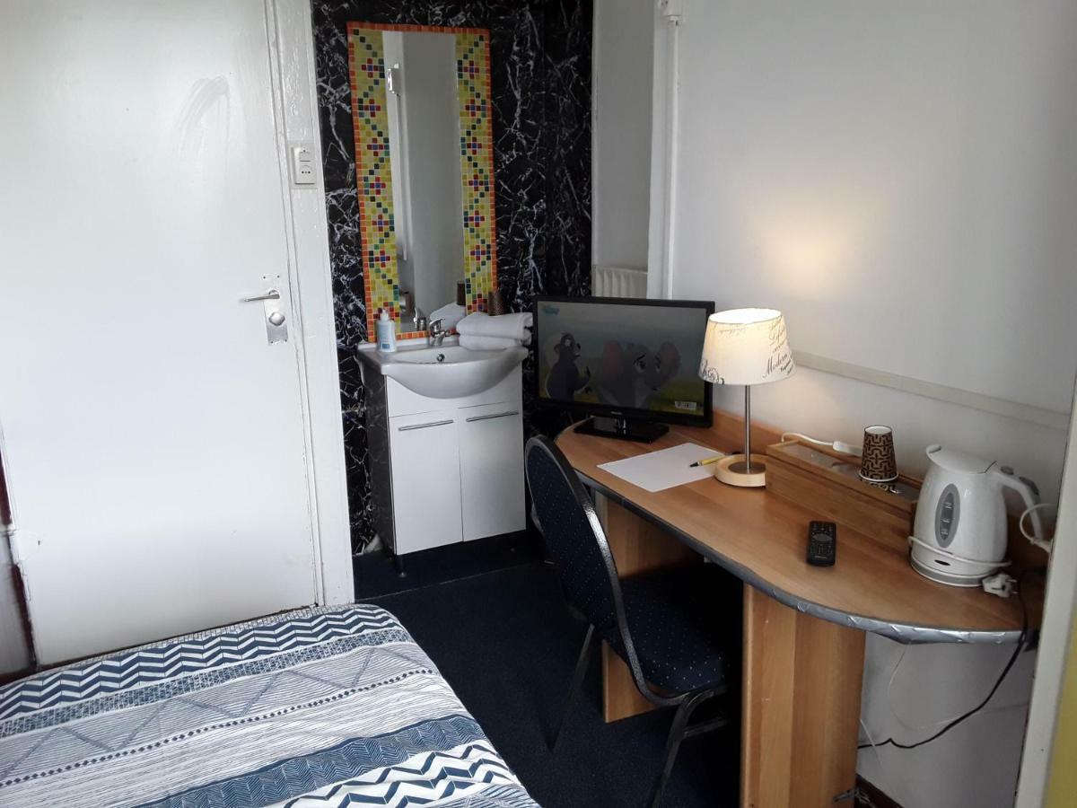 Single Room Private External Bathroom,909145876:JPEG