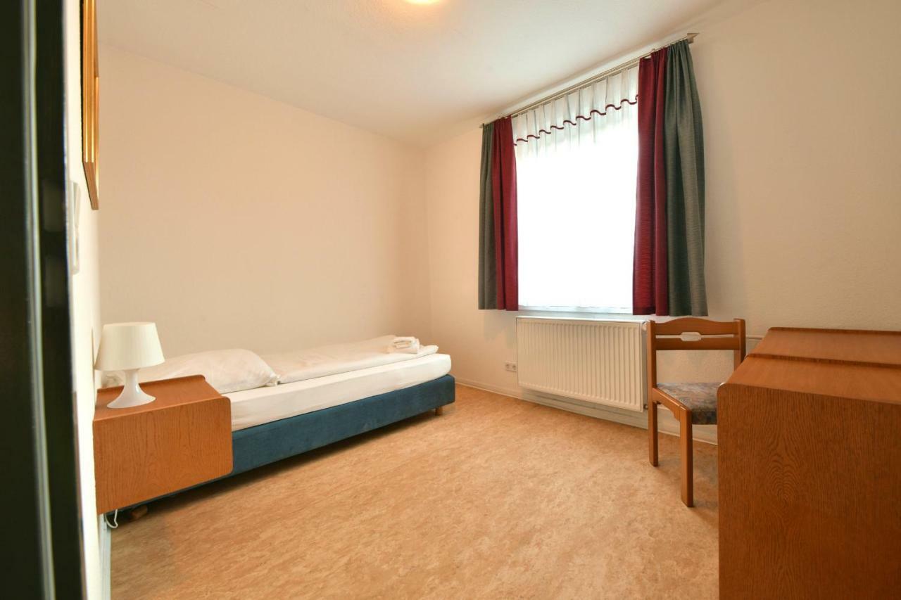 Apartment 4 Beds,909258718:JPEG