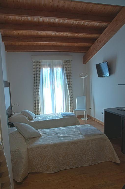 Double or Twin Room,11640521:JPEG