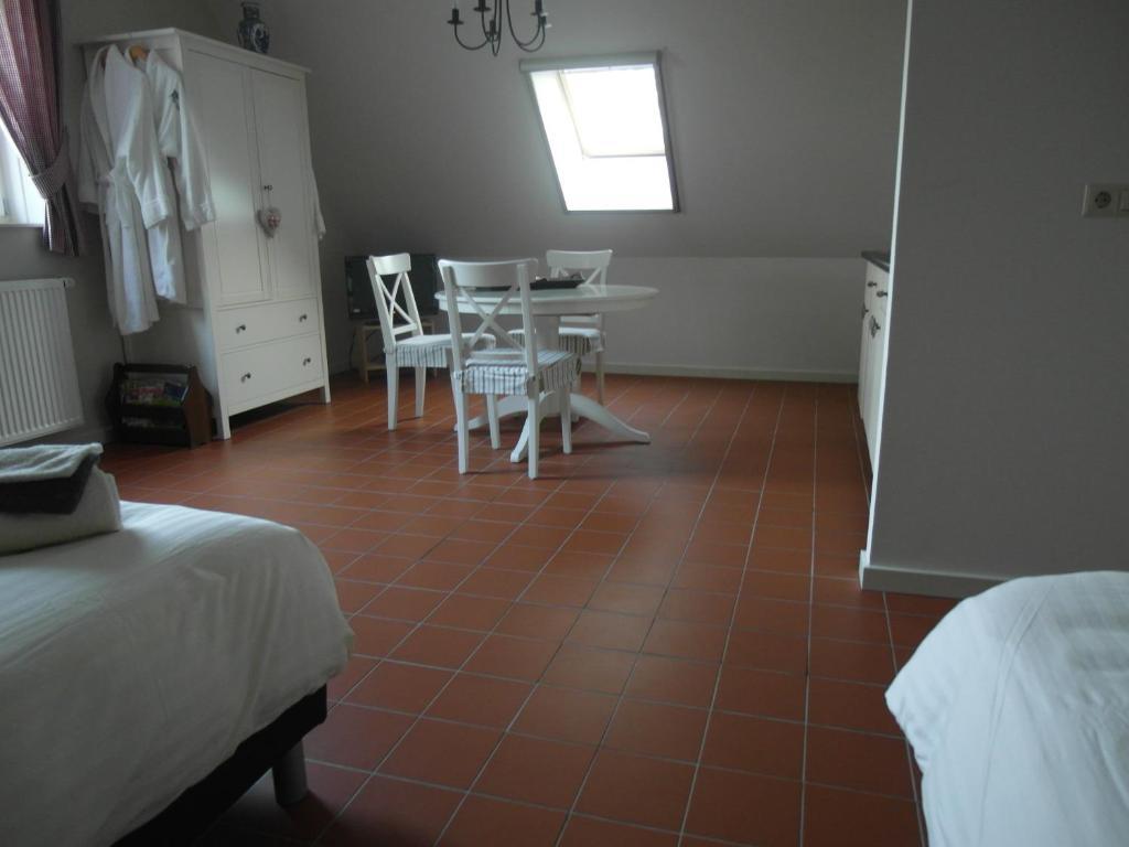 Standard Triple Room,1580528447:JPEG