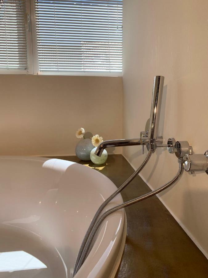 Standard Double Room Bath rain shower,912917515:JPEG