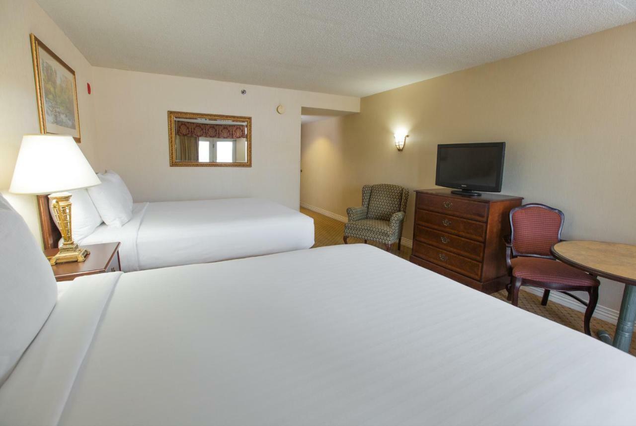Deluxe Queen Inn
