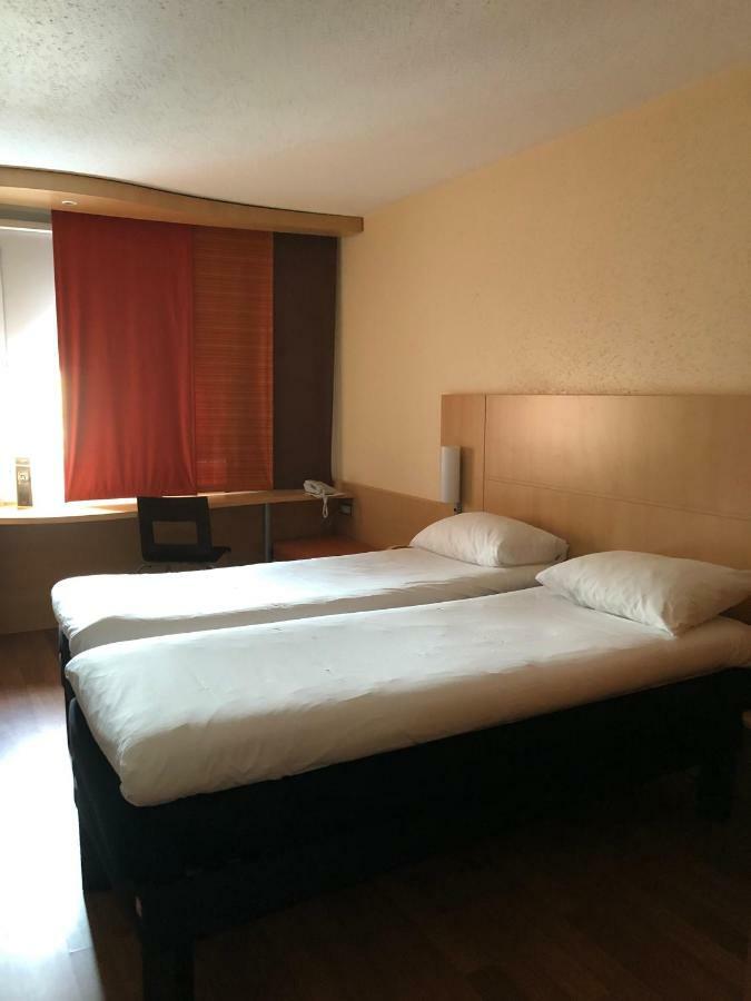 Standard Twin Room,885858019:JPEG