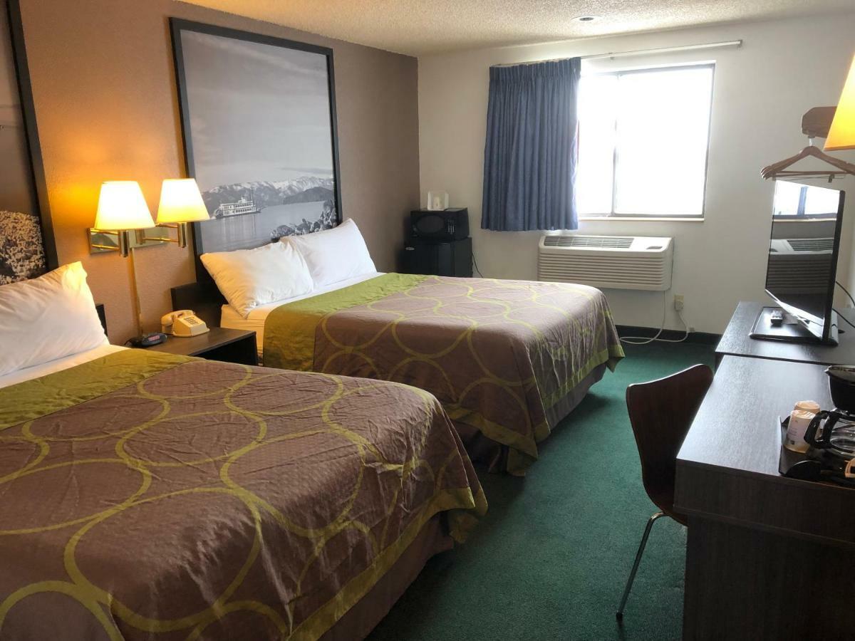 Deluxe Double Room Two Double Beds Non-Smoking,912989131:JPEG