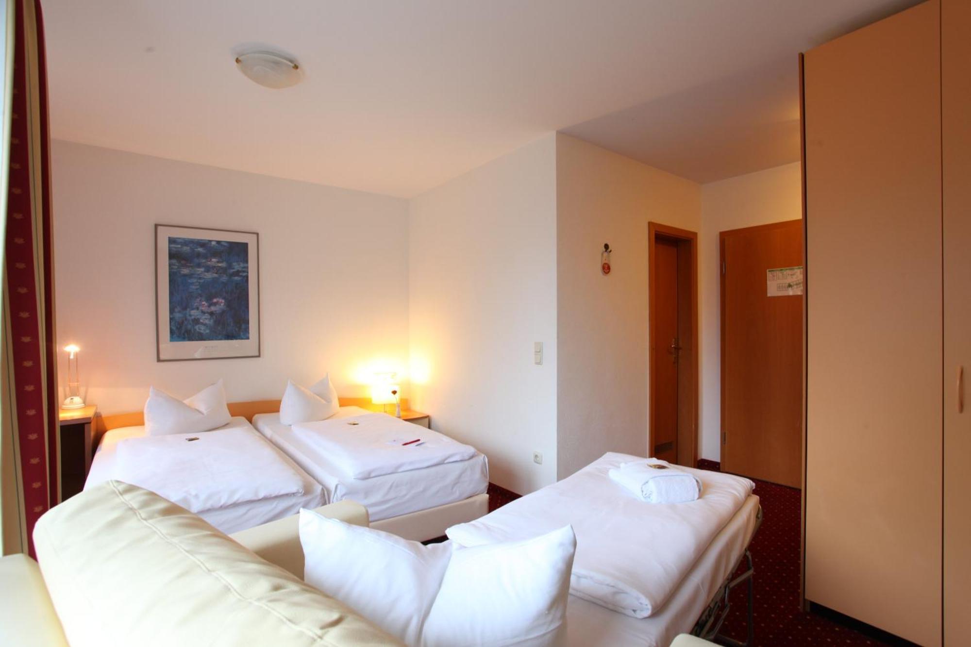 Quadruple Room,917631991:JPEG