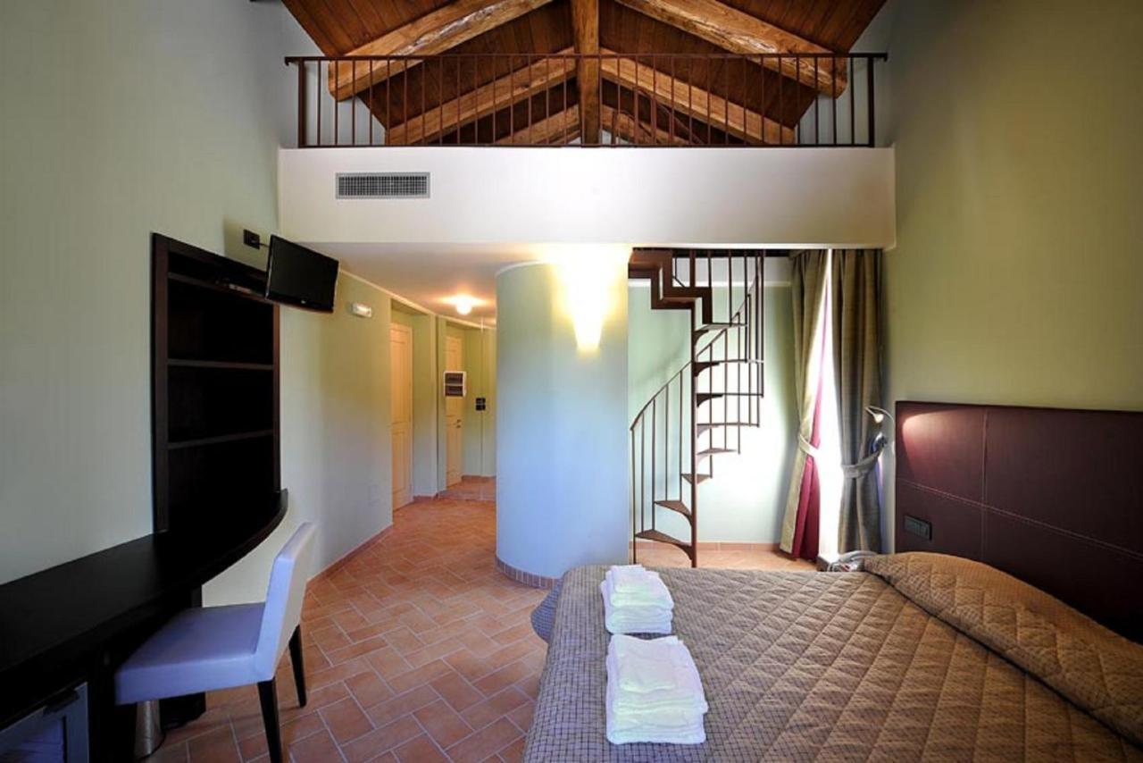 Triple Room Split Level,999375261:JPEG