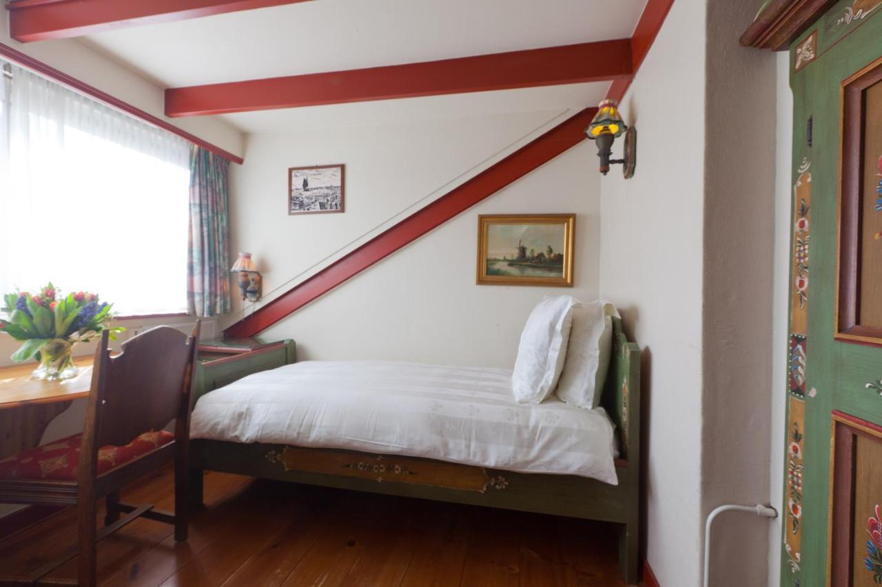 Single Room,1252289173:JPEG
