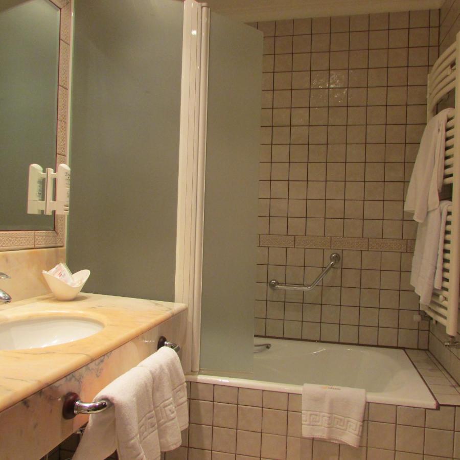 Single Room,917451292:JPEG