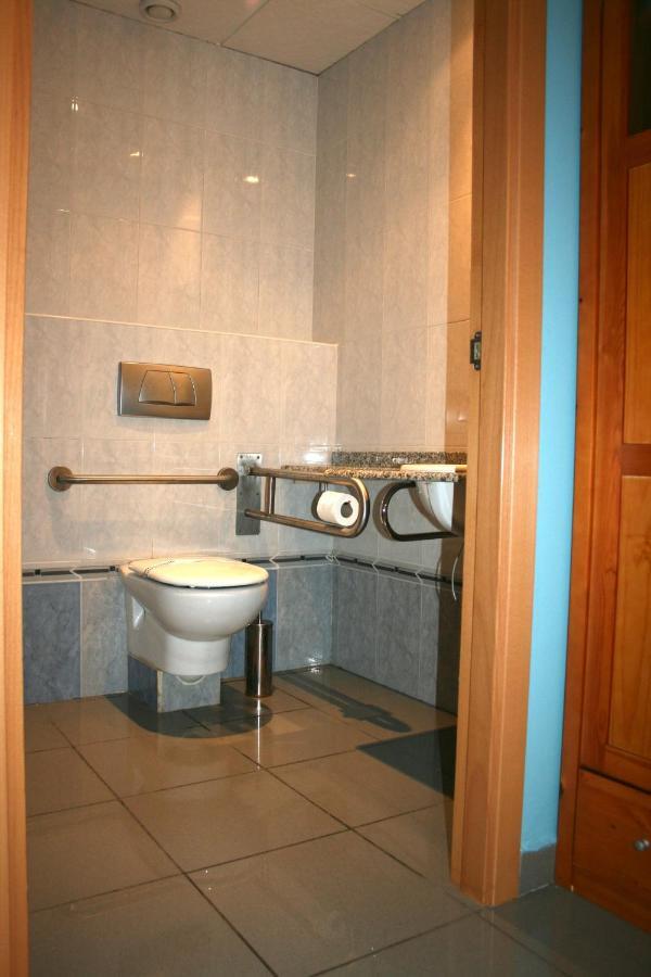 Single Room,917475322:JPEG
