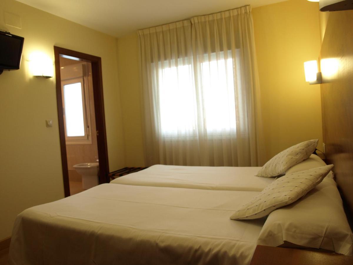 Single Room,917743555:JPEG