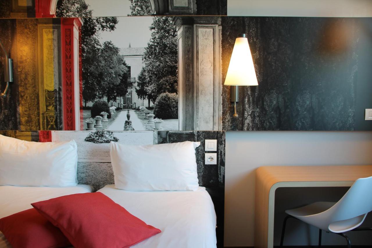 Standard Room Two Single Beds